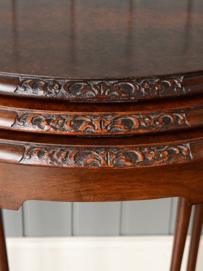 英国アンティークらしい装飾