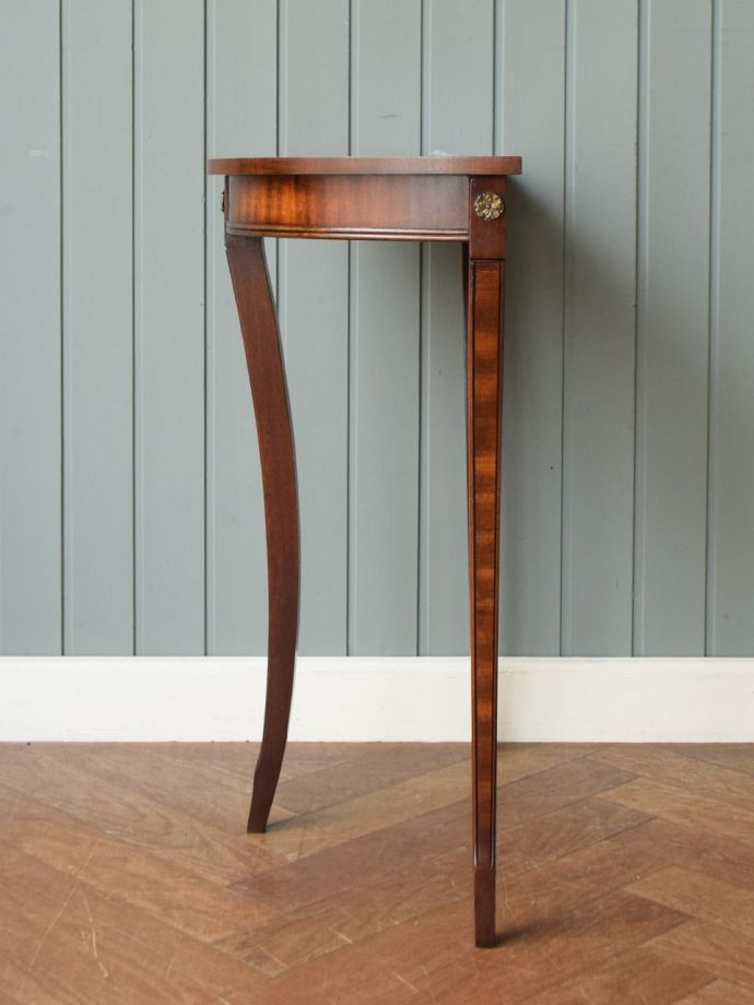 コンソールテーブルの側面