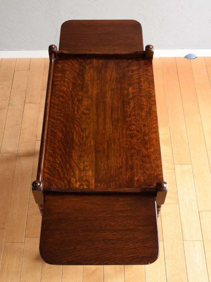 天板を広げた折り畳みワゴン