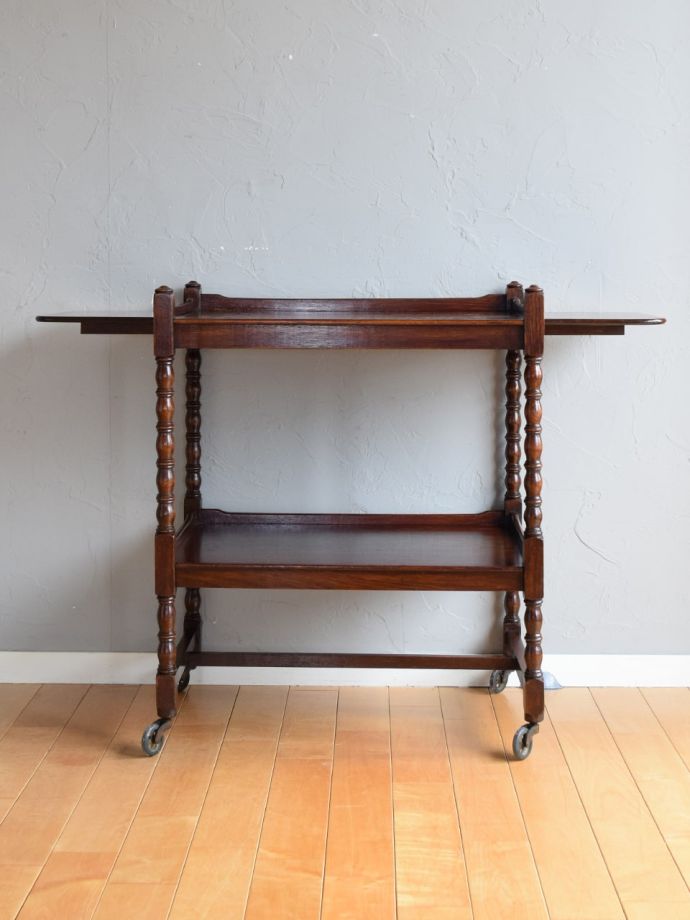 両方のリーフを開いた伸長式ワゴン