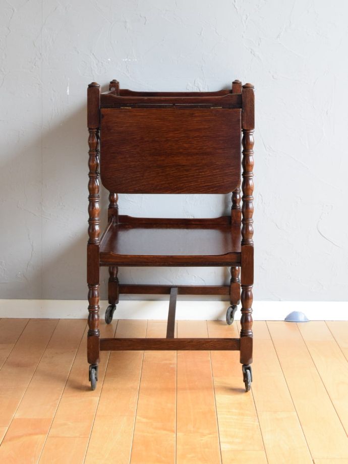 アンティークワゴンの後ろ姿