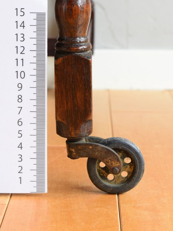 アンティーク家具の脚