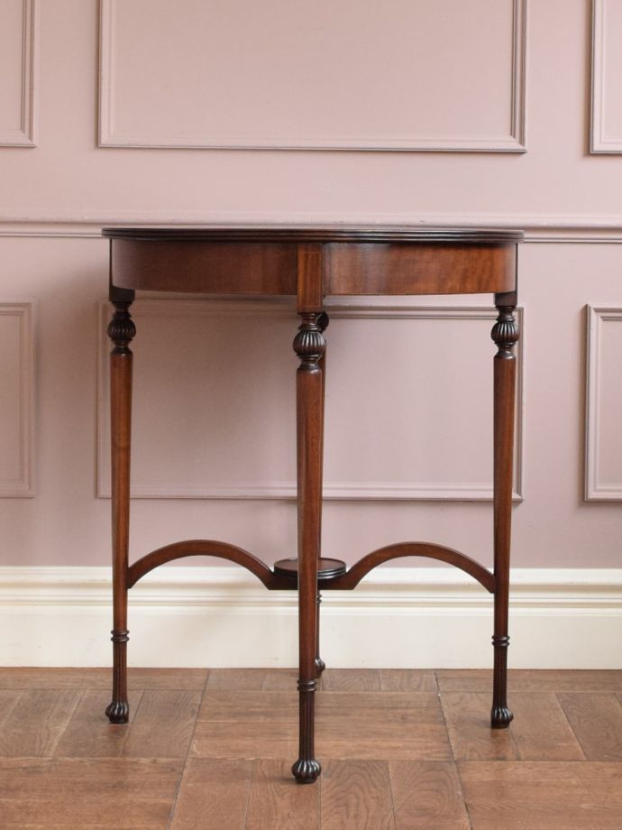 オケージョナルテーブルの側面