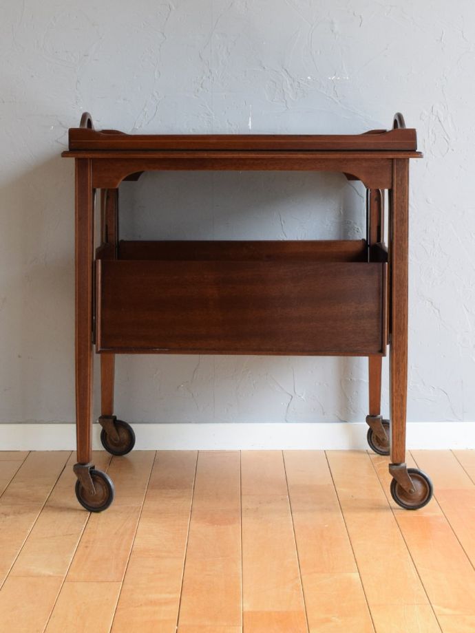 アンティークワゴンの後ろ姿