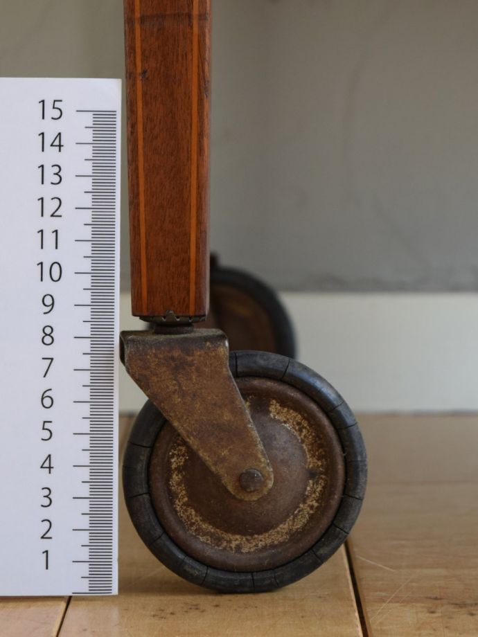 アンティーク家具の脚