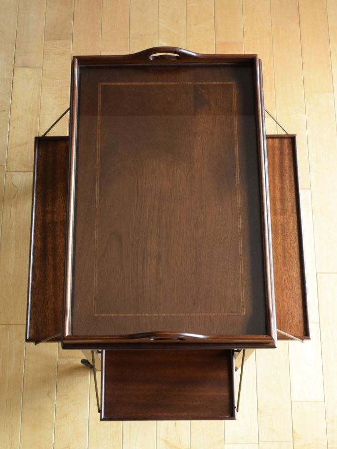 アンティークワゴンのサイドテーブル