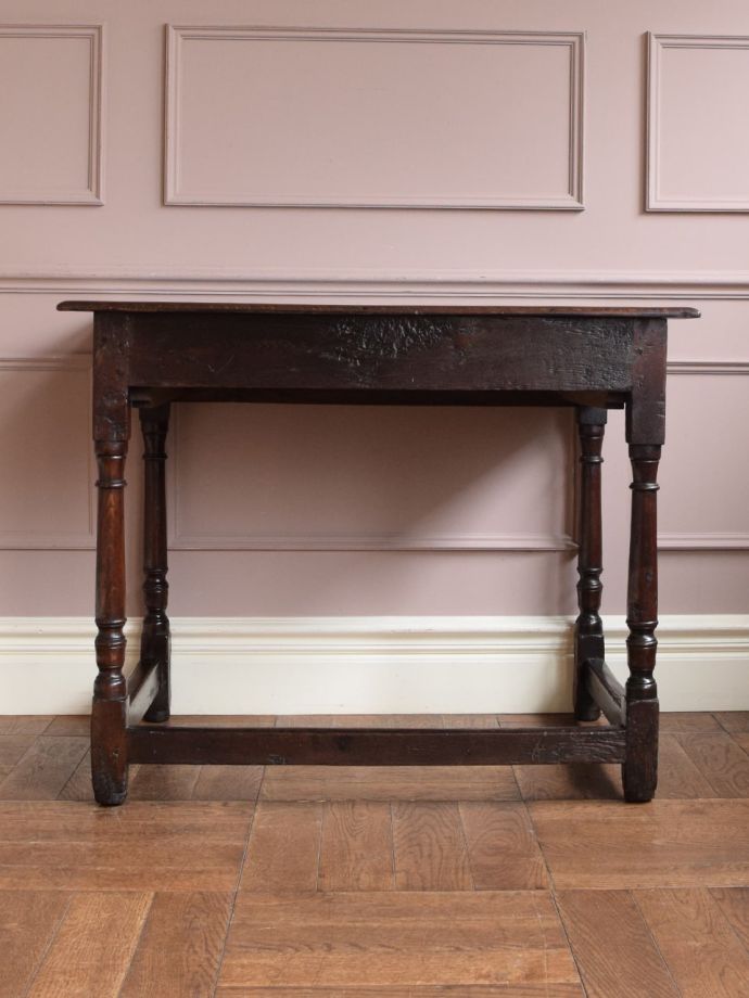 コンソールテーブルの後ろ姿