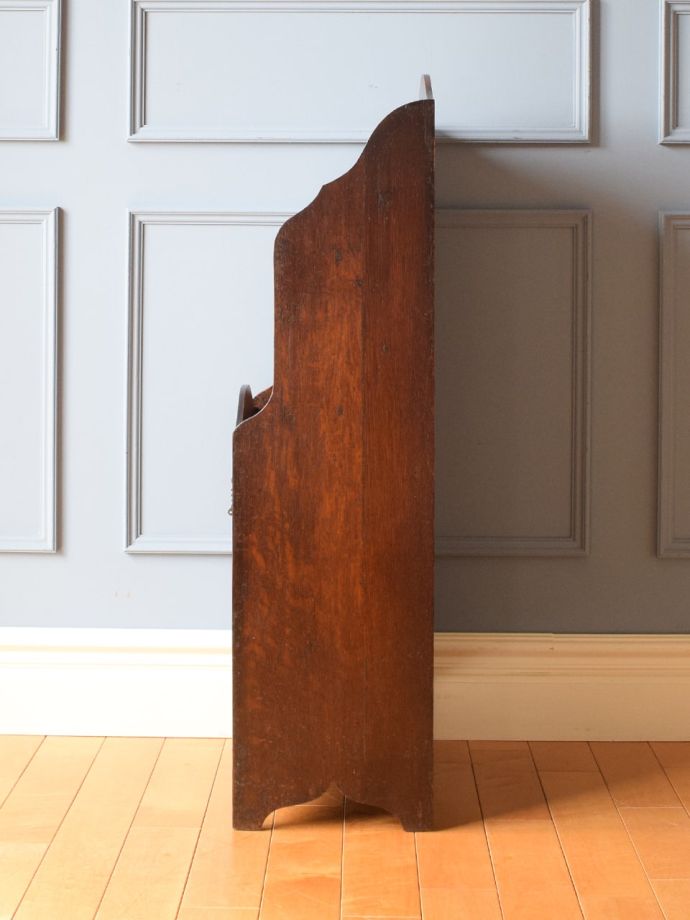 マガジンラックの側面