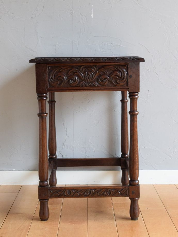 オケージョナルテーブルの側面