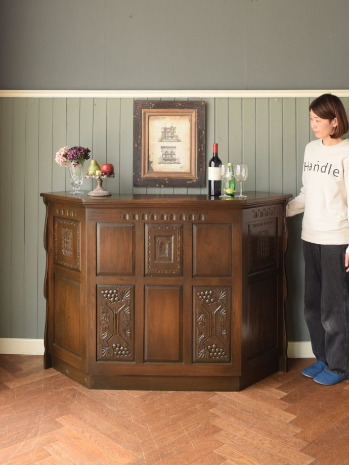 英国アンティークのカウンター