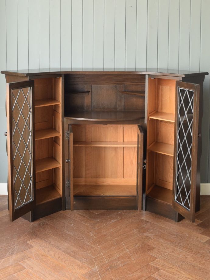 カウンターの反対側