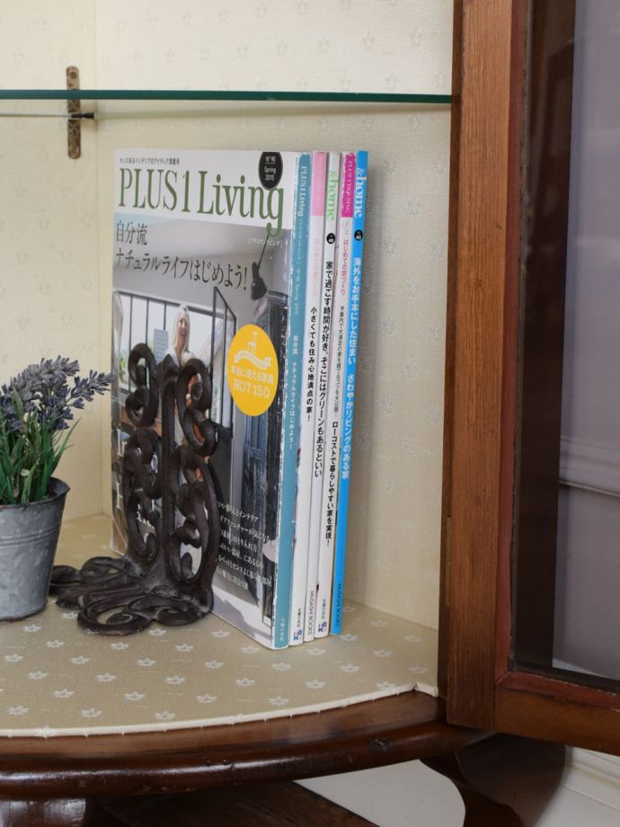 キャビネットの扉を開けると