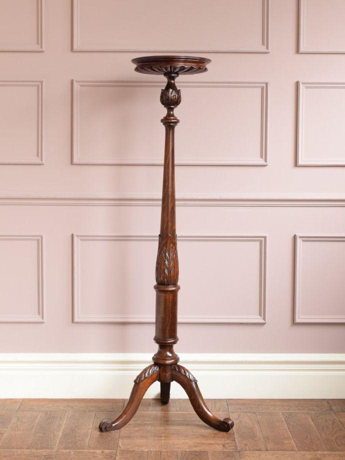 英国アンティークのおしゃれな花台、トライポッド脚の美しいプランツ