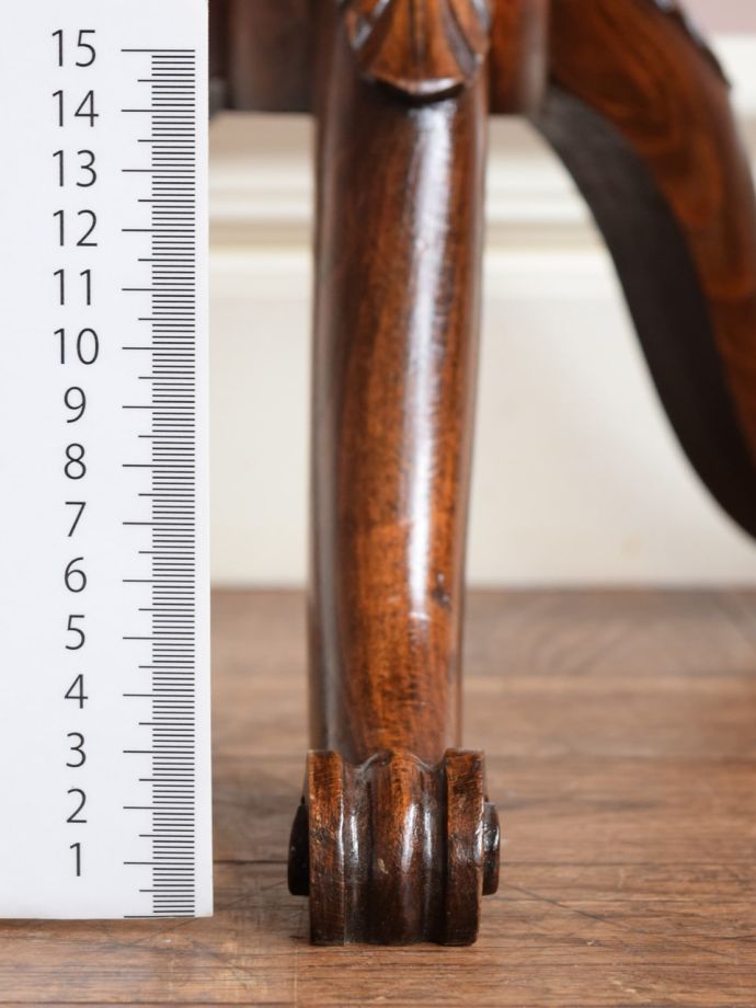 アンティーク家具の脚