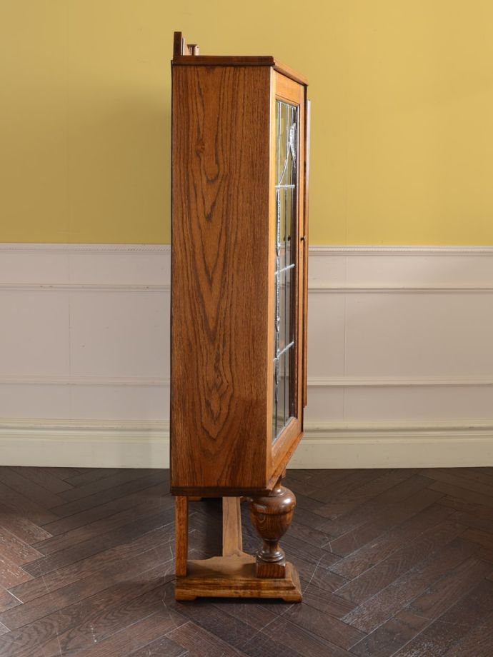 キャビネットの側面