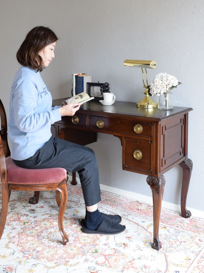 書斎机で楽しむ贅沢な時間