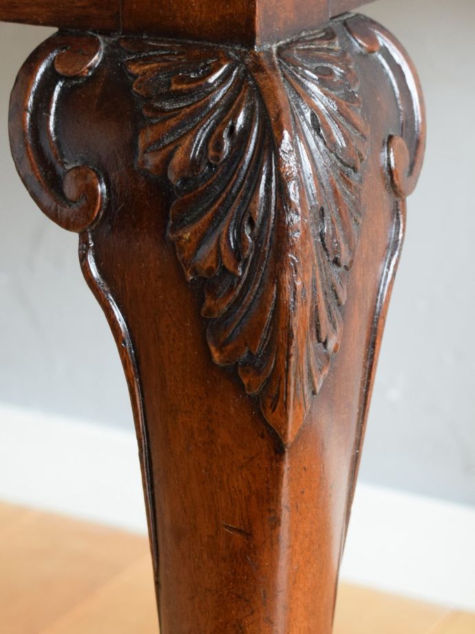 アンティークデスクの装飾