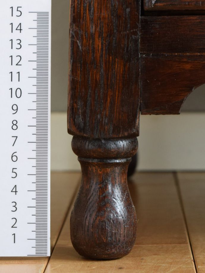 アンティーク家具の脚