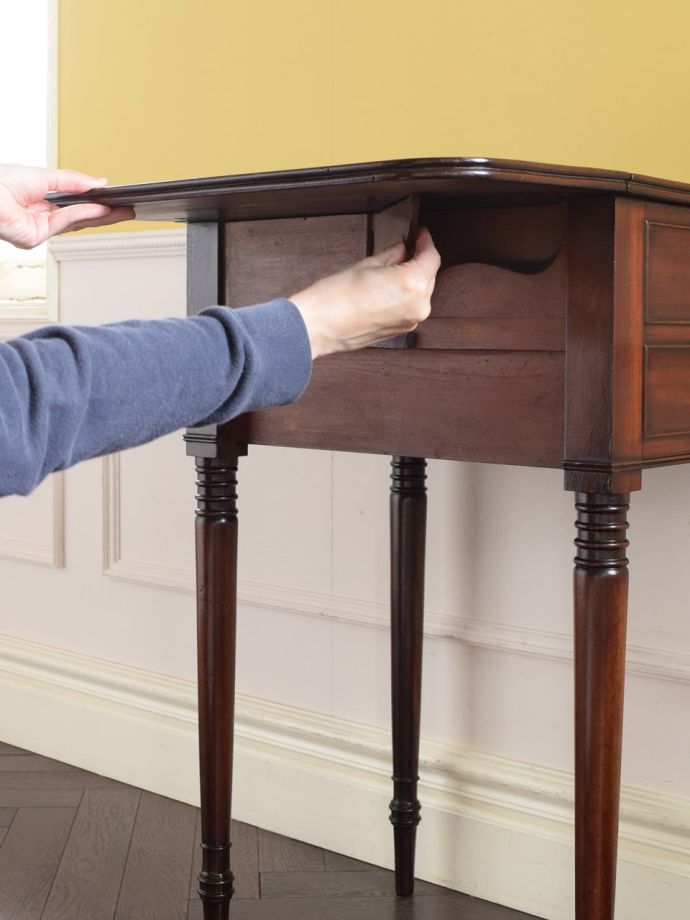 カンタンに伸び縮み出来ます。