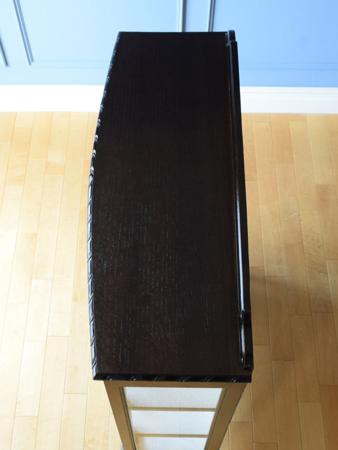 アンティークキャビネットの天板