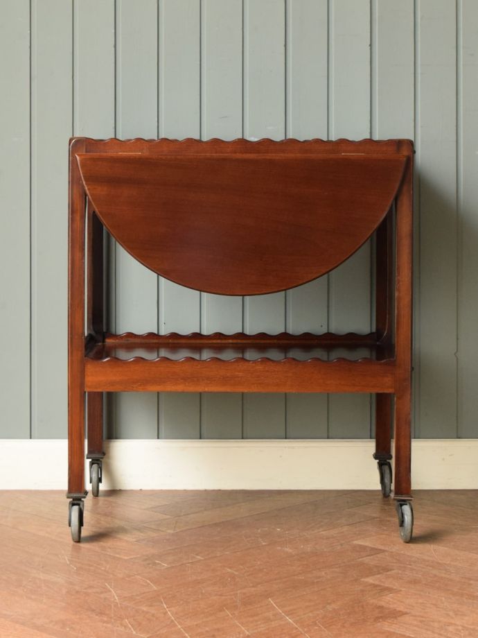 アンティークワゴンの後ろ姿