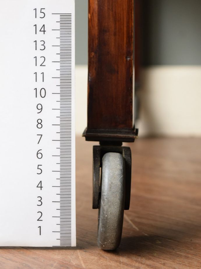 アンティーク家具の脚