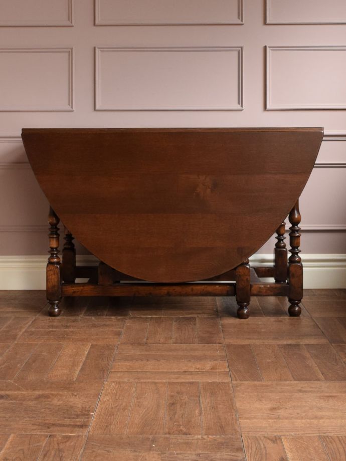 畳んだ時のゲートレッグテーブル