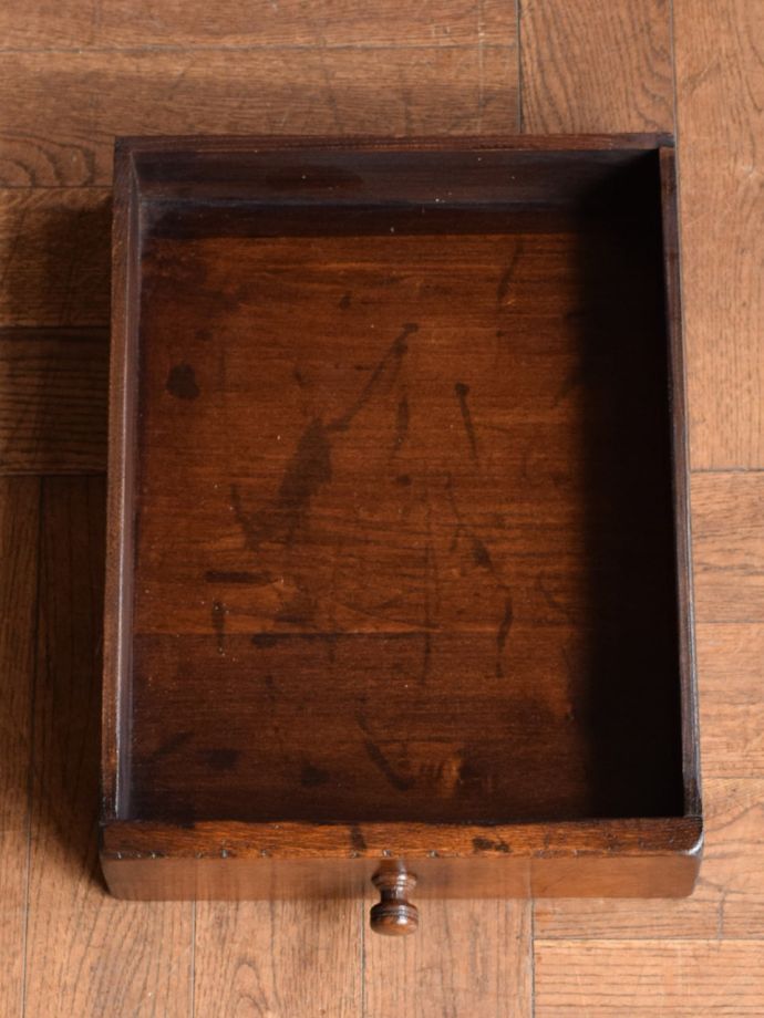 アンティークテーブルの引き出し