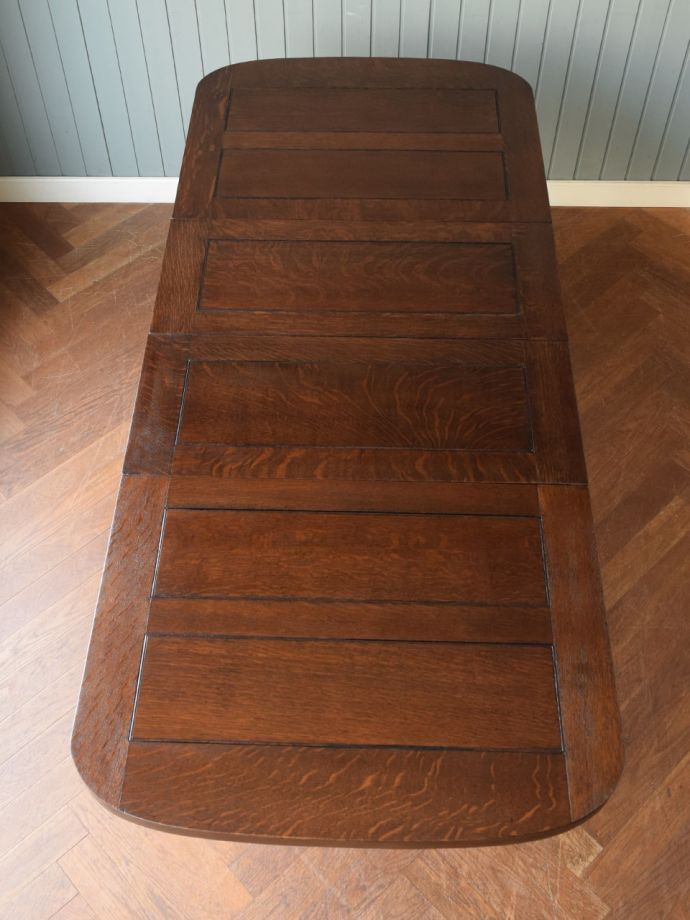 伸長式ダイニングテーブルの天板