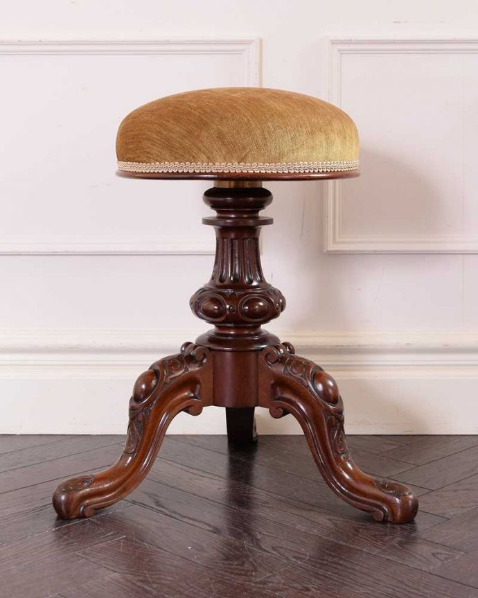 アンティークスツールの側面