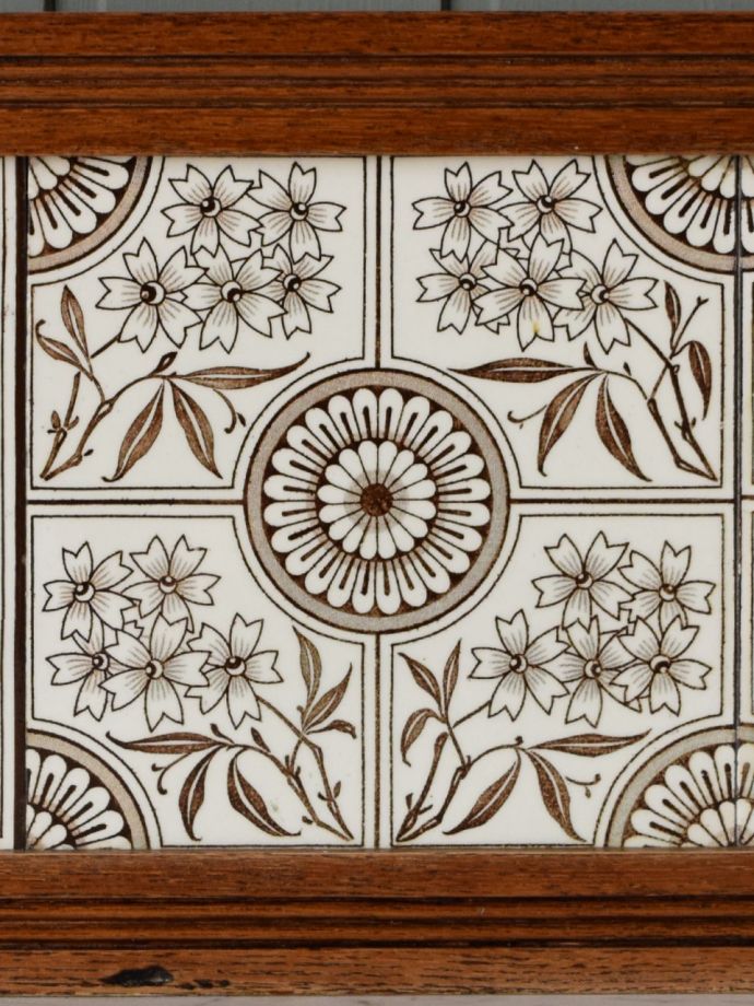 アンティークのタイル