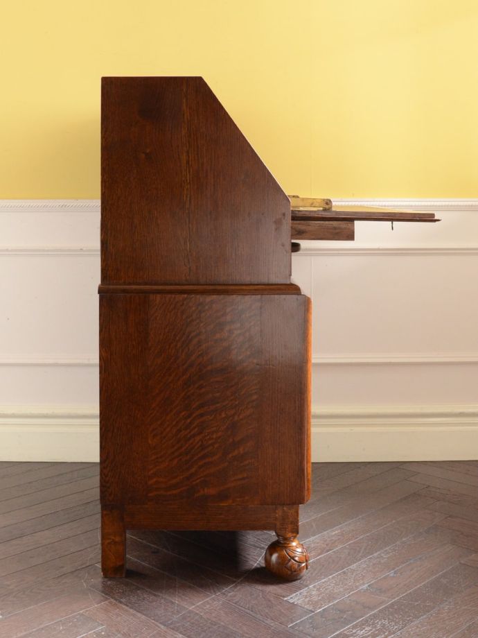 ビューローの側面