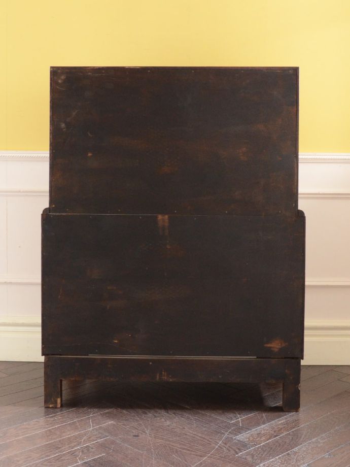 ビューローの後ろ姿