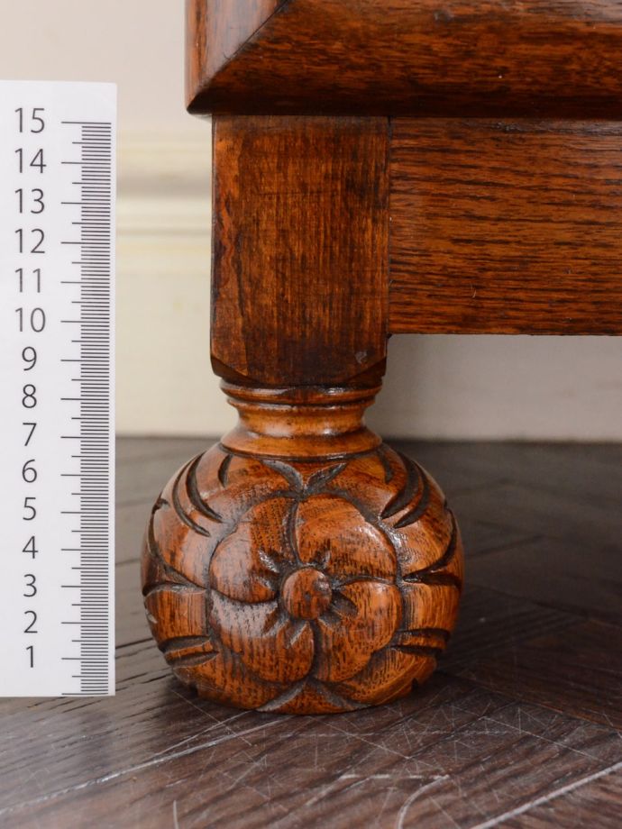 アンティーク家具の脚