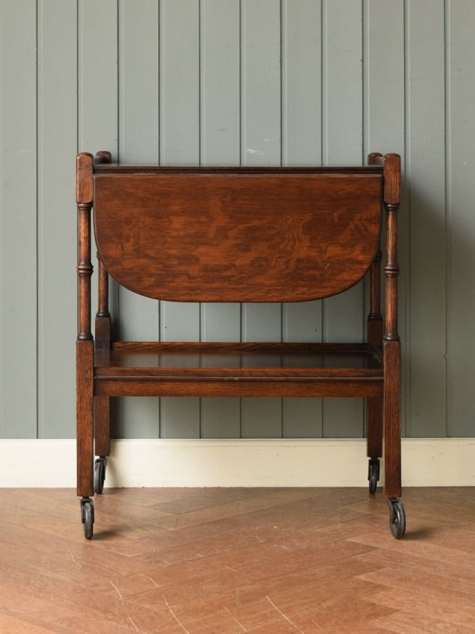 アンティークワゴンの後ろ姿