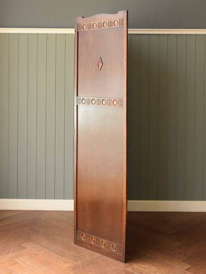 パーテーションの側面