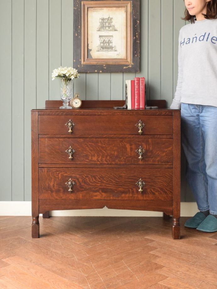 イギリスのアンティークチェスト