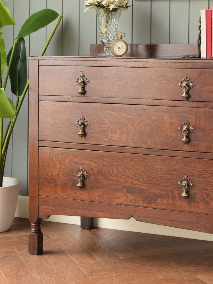 おしゃれなアンティークチェスト