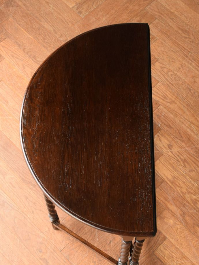 コンパクトなコンソールテーブル