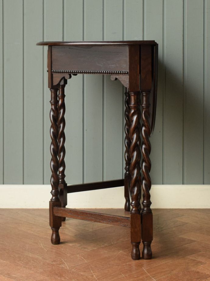 コンソールテーブルの側面