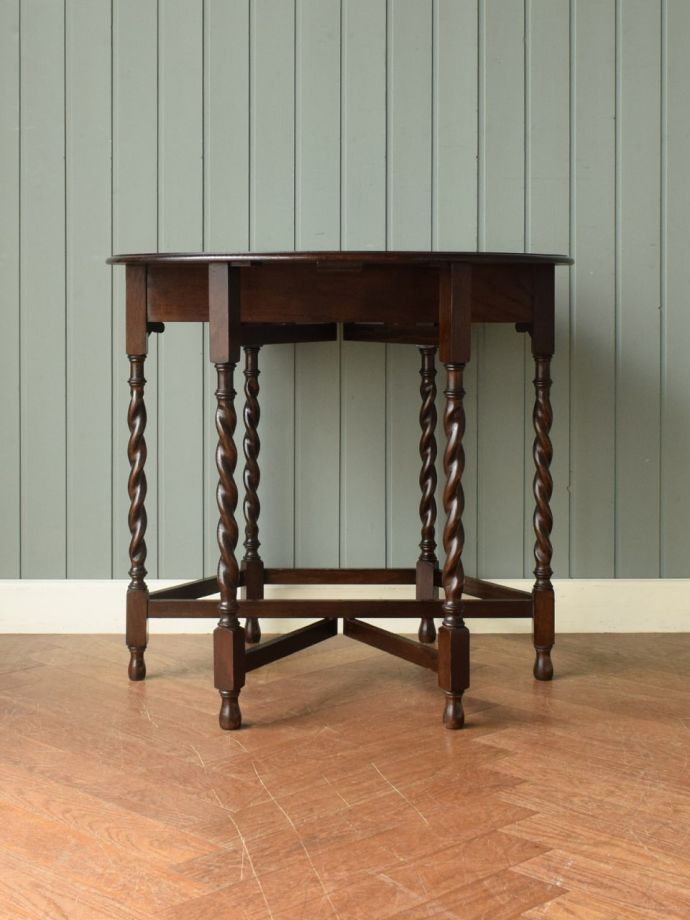 コンソールテーブルの後ろ姿