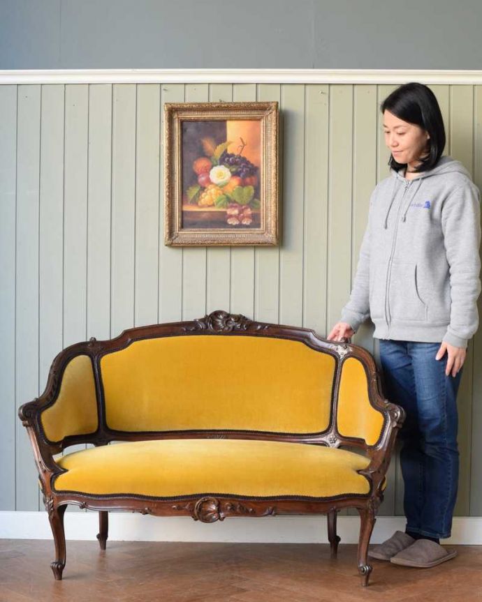 セティ・ソファ・ベンチ アンティーク チェア フランスで見つけた高級感溢れる上質なアンティーク2Pソファ(セティ)。最上級の美しさで見た人みんなを魅了する椅子アンティークの椅子の中でも特に美しいセティ。(q-335-c)