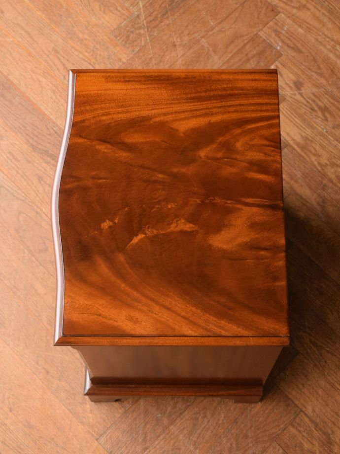 アンティークチェストの天板