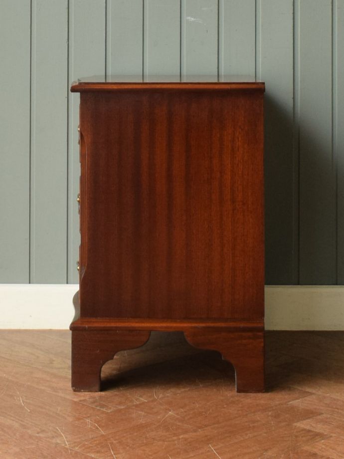 チェストの側面