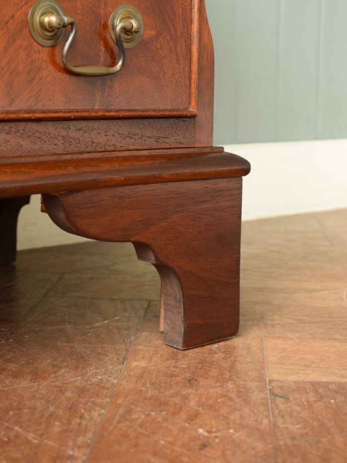 アンティーク家具の脚