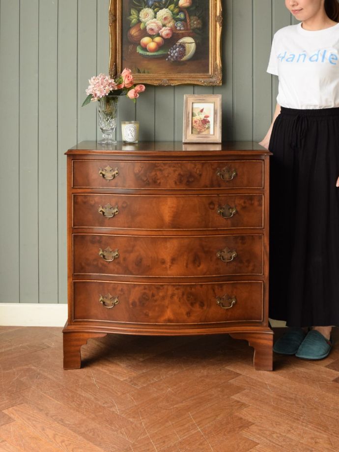 英国アンティークのチェスト