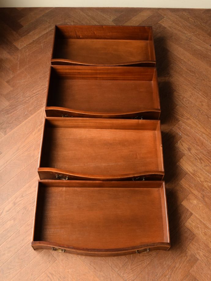 おしゃれなチェストの引き出しの中