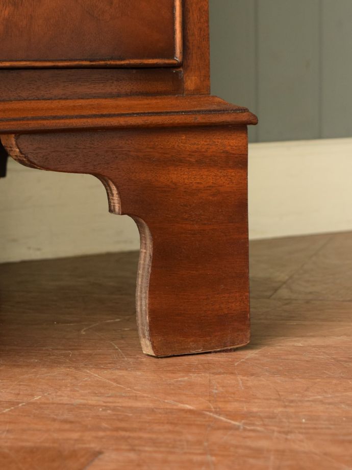 アンティーク家具の脚