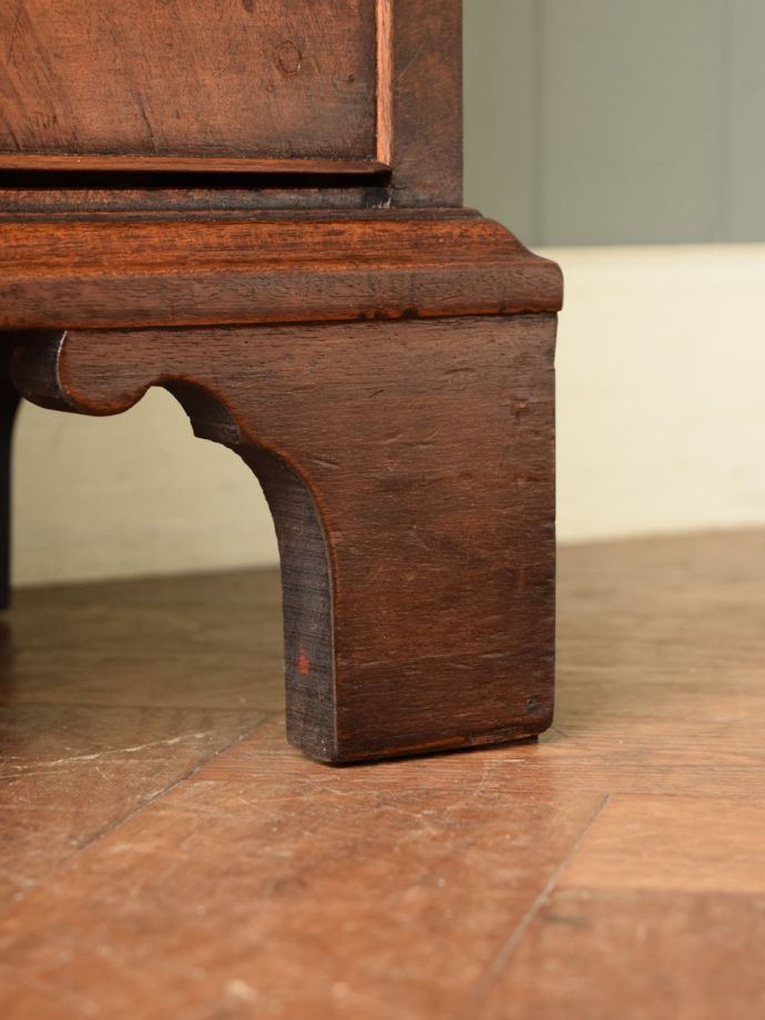 アンティーク家具の脚