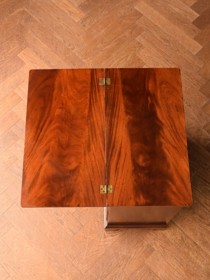 おしゃれなチェストの天板